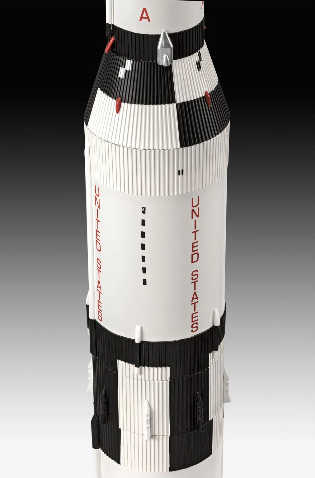 03704 Apollo 11 Saturn V Rocket Model Kit - Image 4