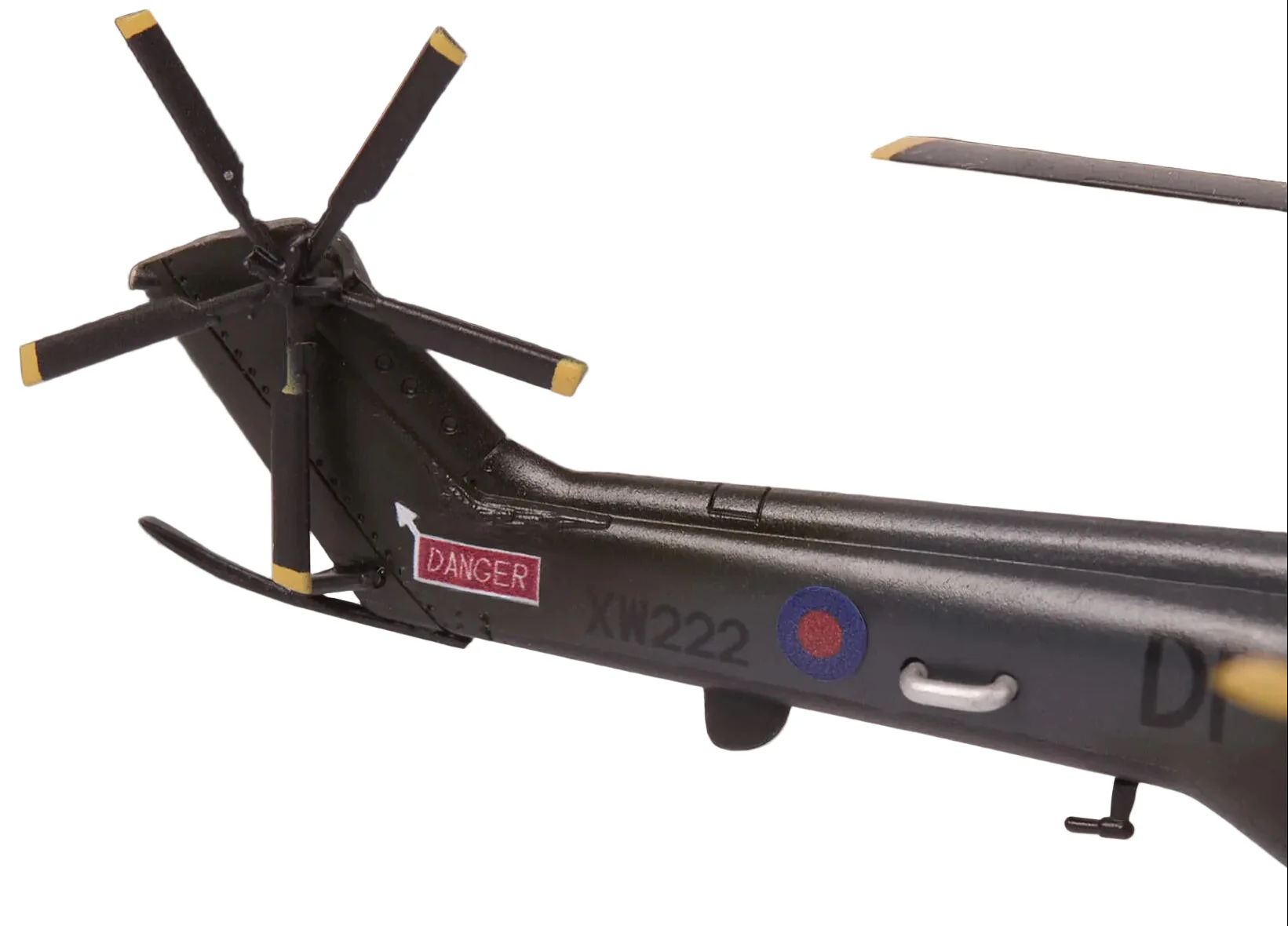 03746 Westland Puma HC.1 Model Kit - Image 6
