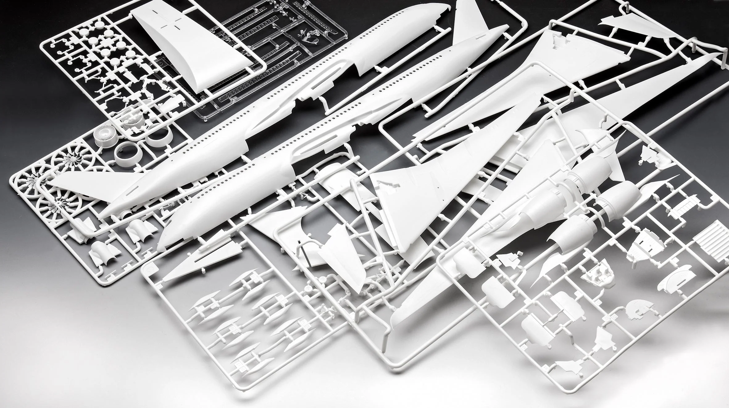 03773 Airbus A350-900 "Turkish Airlines" Model Kit - Image 7