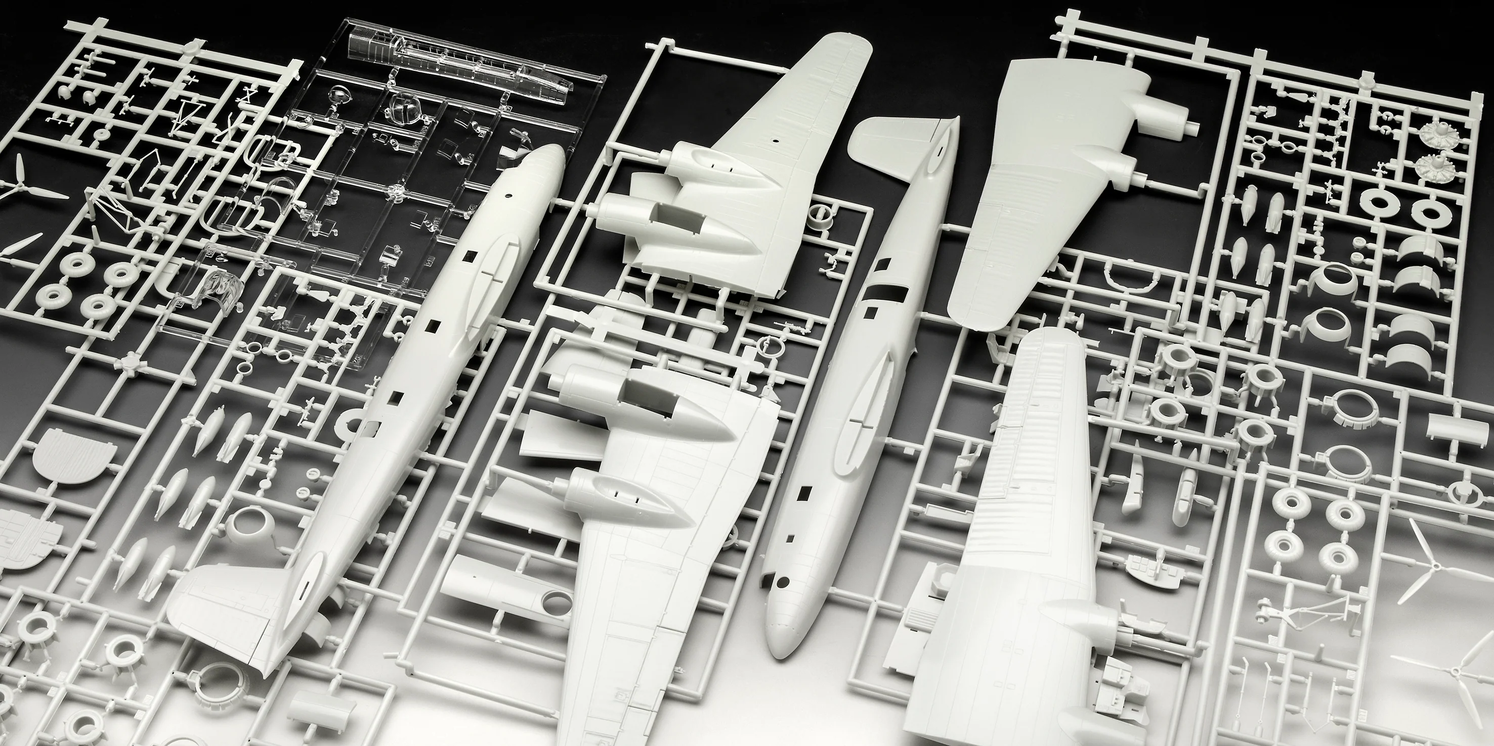 03777 Focke-Wulf Fw 200 C-5-C-8 Condor Model Kit - Image 7