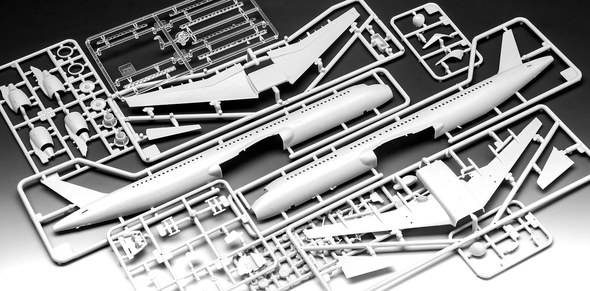 03788 Airbus A321-200 "Condor" Model Kit - Image 3