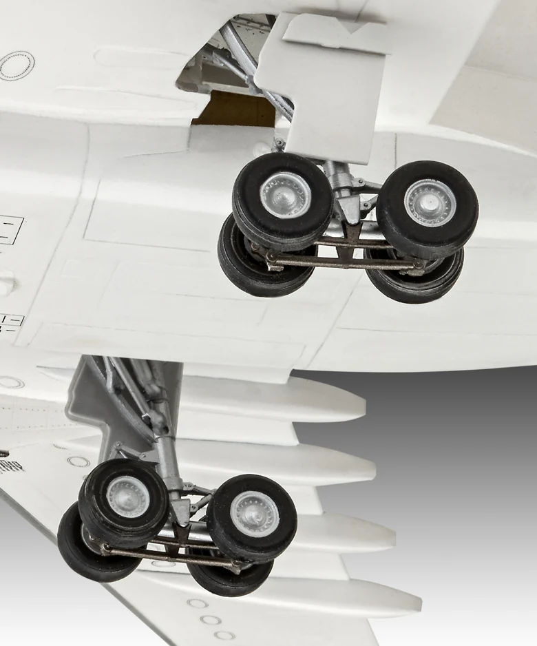 03816 Airbus A330-300 Lufthansa New Livery (1:144 Scale) Model Kit - Image 6