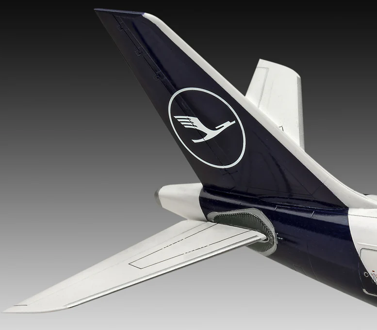 03816 Airbus A330-300 Lufthansa New Livery (1:144 Scale) Model Kit - Image 7