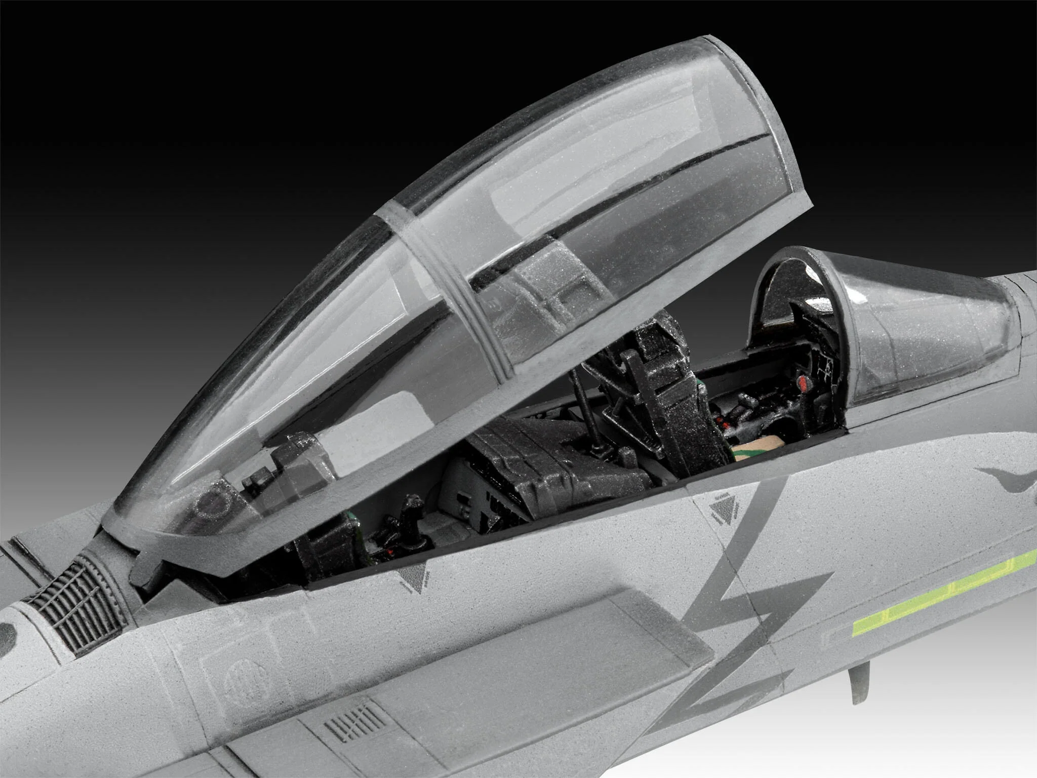 03841 F-15E Strike Eagle Model Kit - Image 3