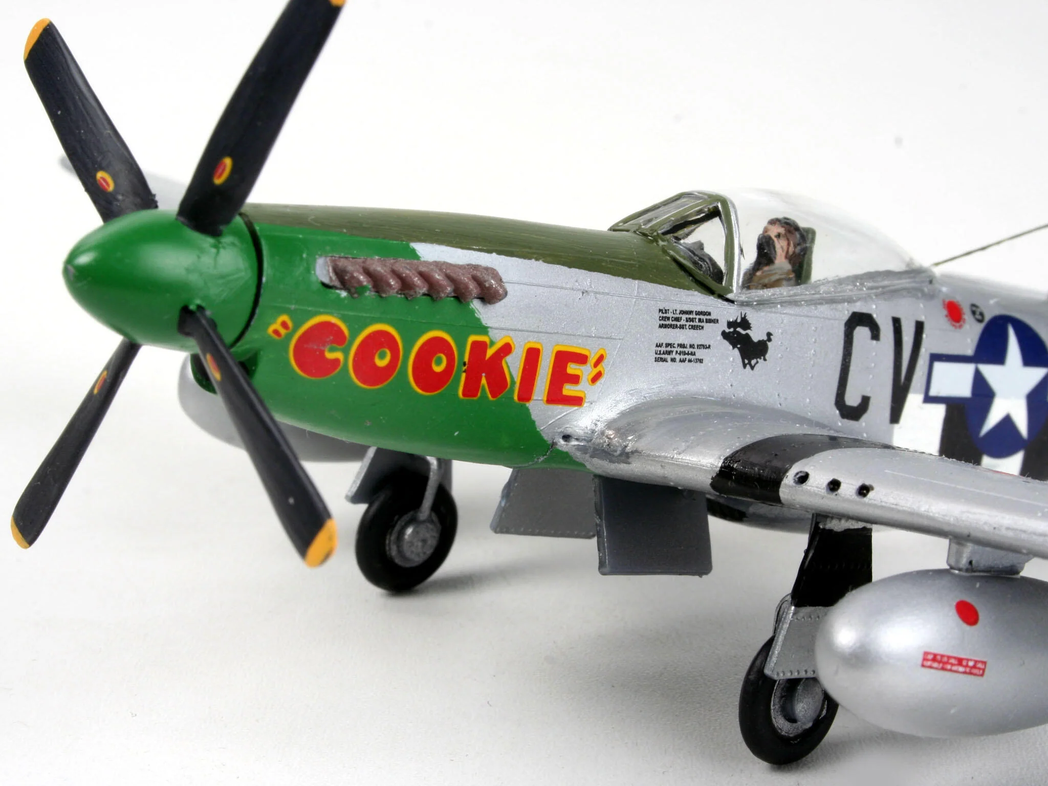 04148 P-51D Mustang Model Kit - Image 4