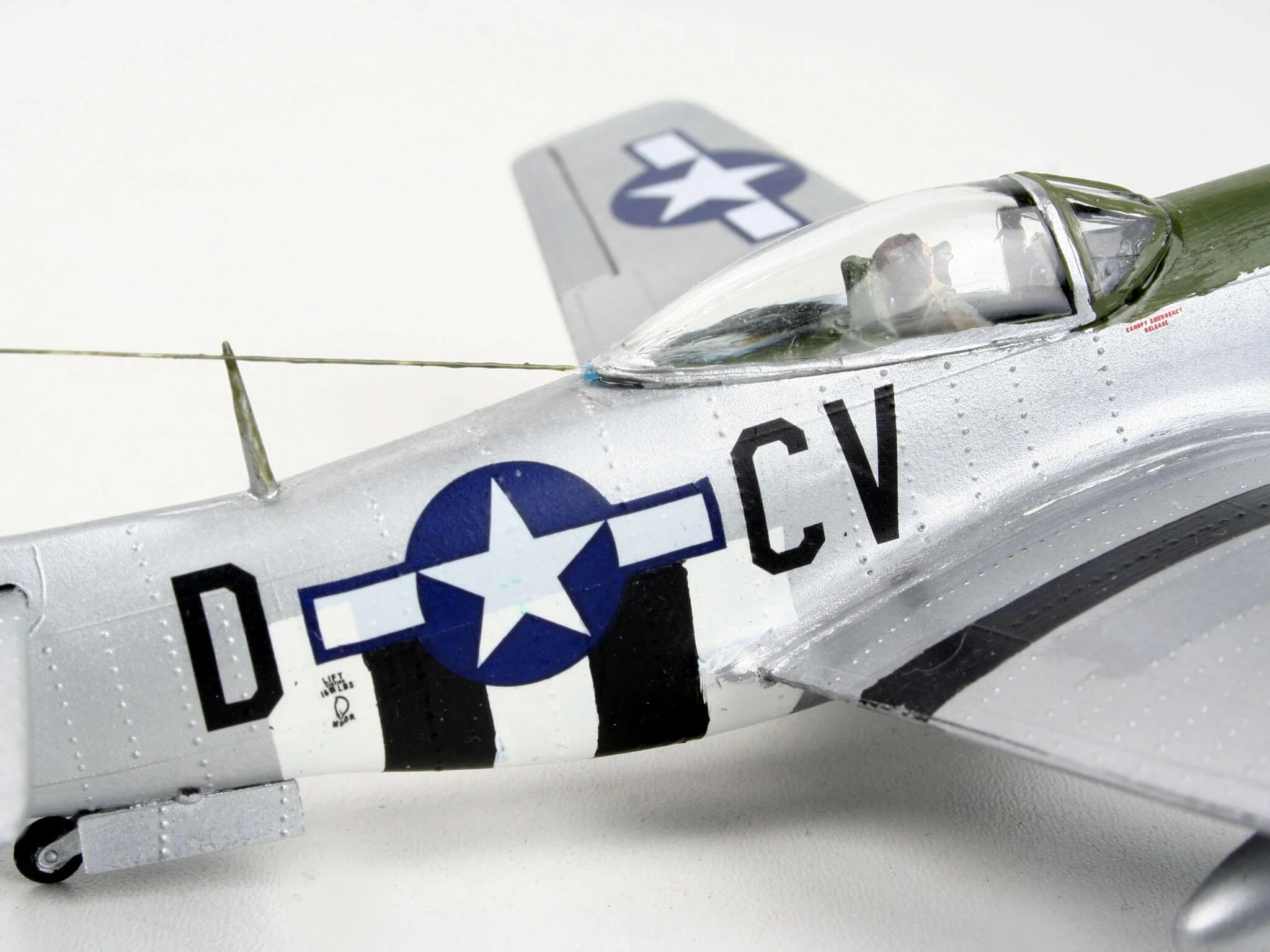 04148 P-51D Mustang Model Kit - Image 5