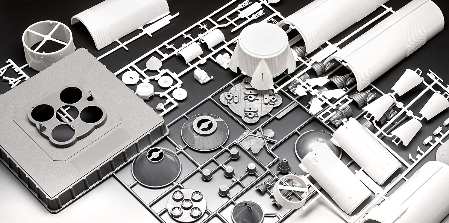 04909 Apollo Saturn V (1:144 Scale) Model Kit - Image 11