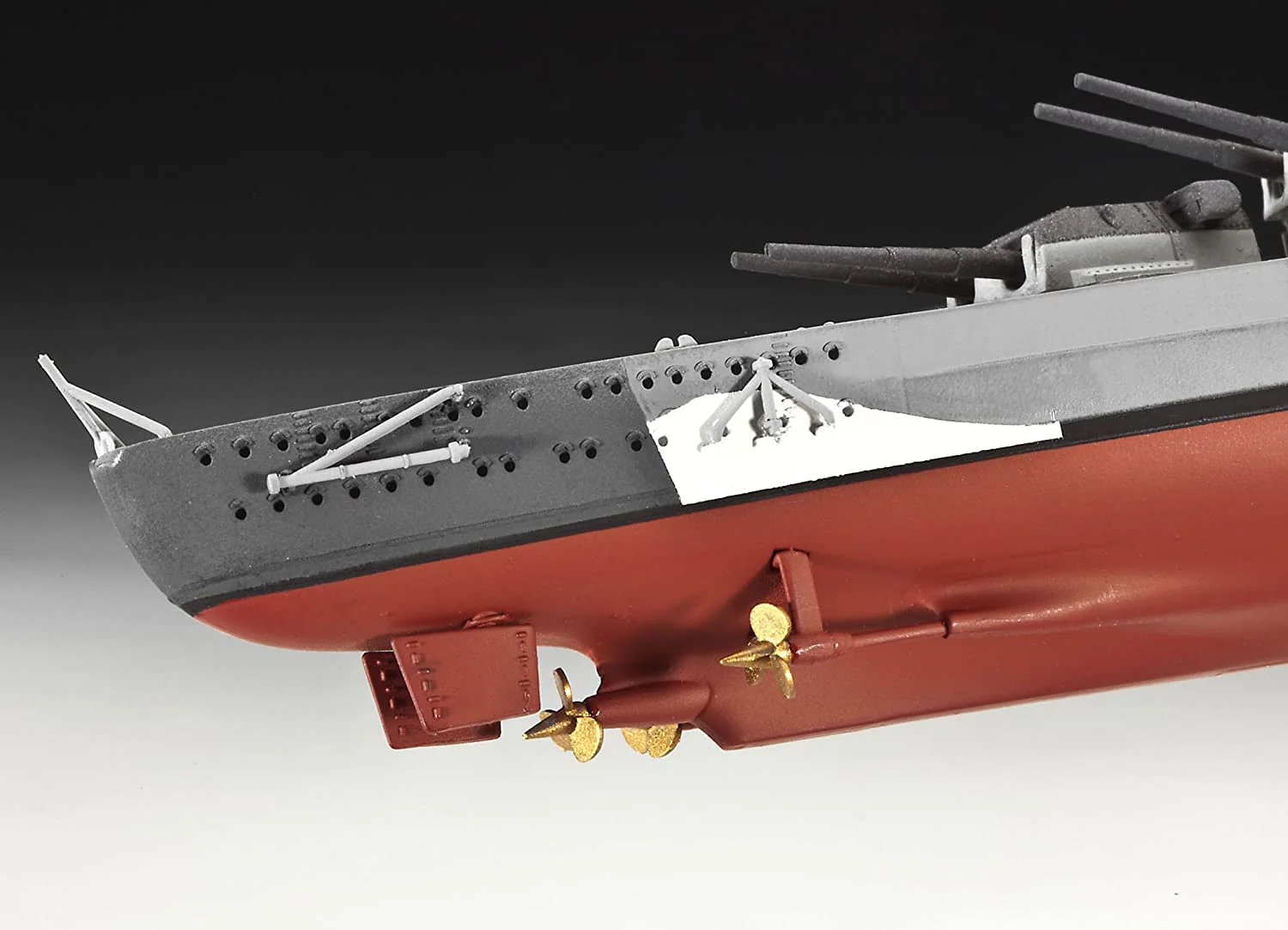 05098 German Battleship "Bismarck" (1:700 Scale) Model Kit - Image 6