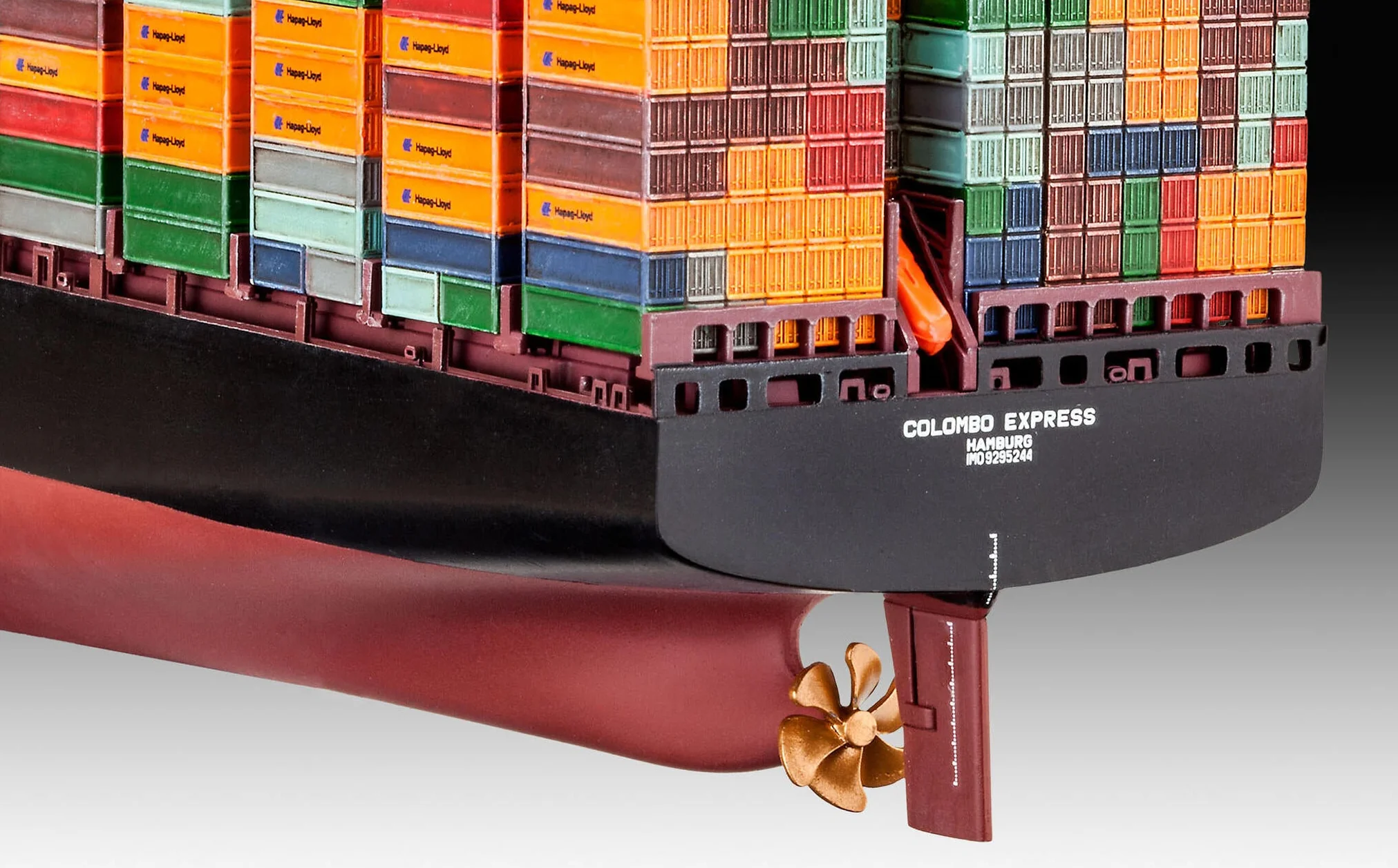 05152 Container Ship "Colombo Express" Model Kit - Image 4