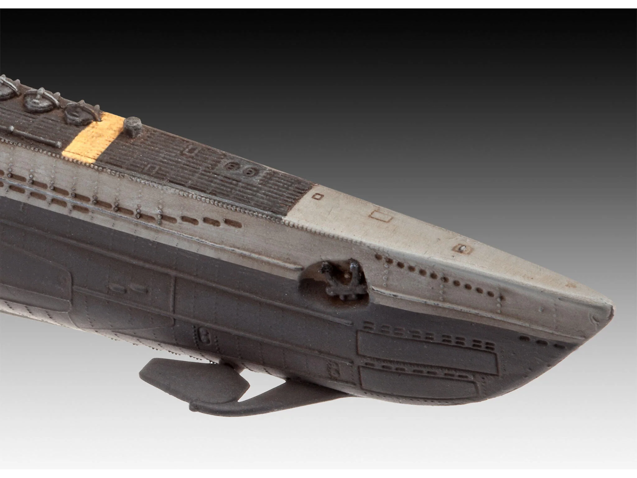 05154 German Submarine Type VII C/41 Model Kit - Image 3