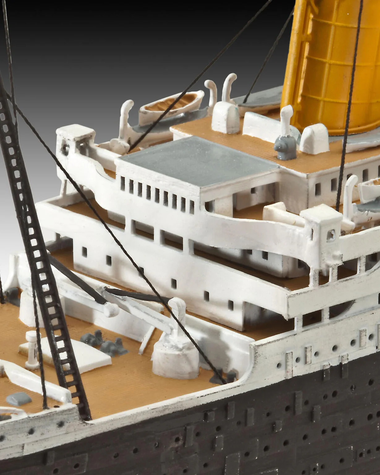 05210 R.M.S. Titanic Model Kit - Image 3