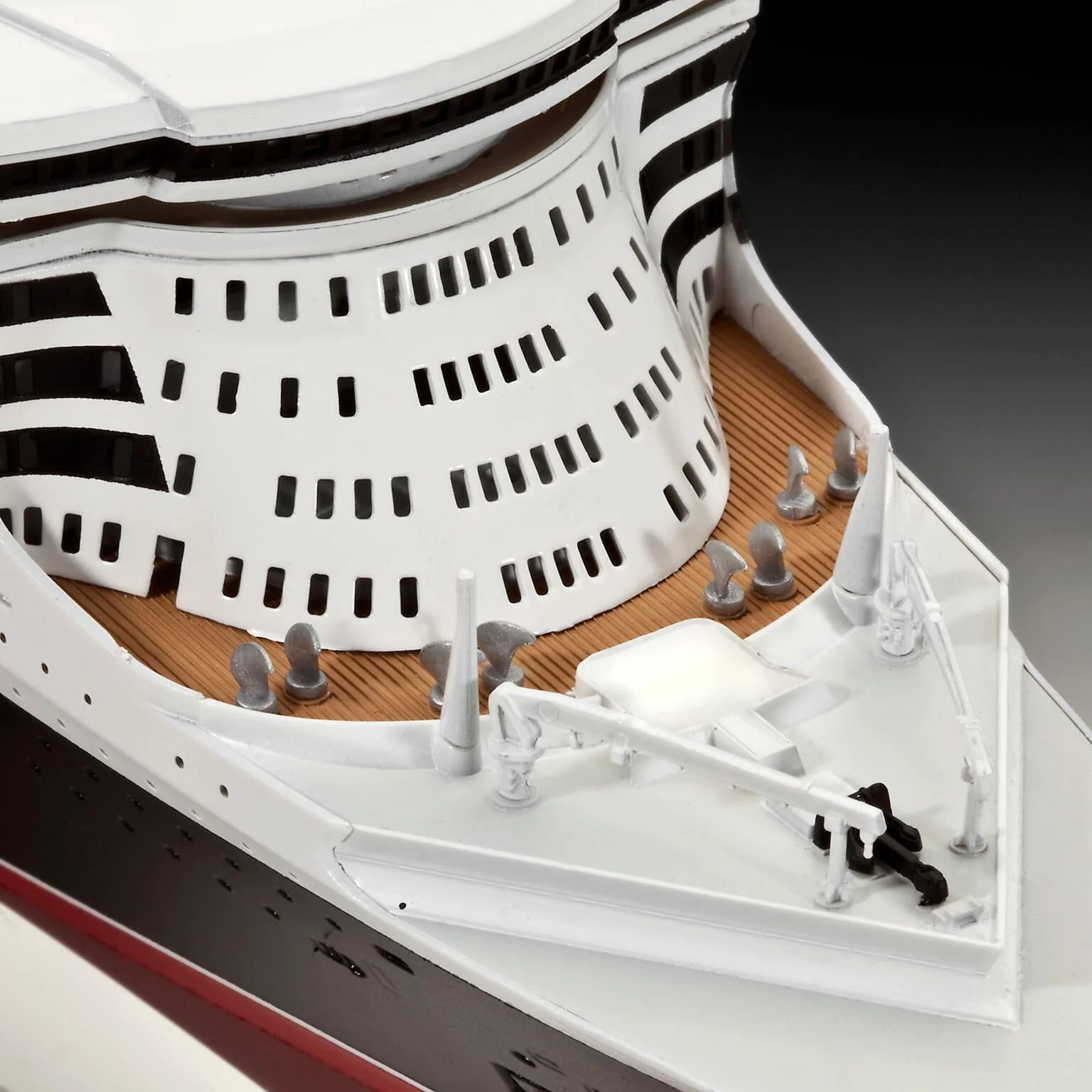 05231 Ocean Liner Queen Mary 2 Model Kit - Image 3