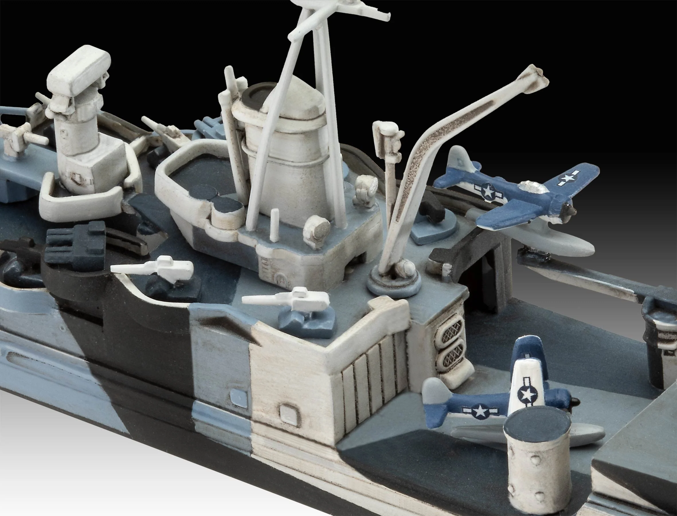 05644 Gift Set Pacific Warriors (USS Fletcher & Indianapolis) Model Kit - Image 6