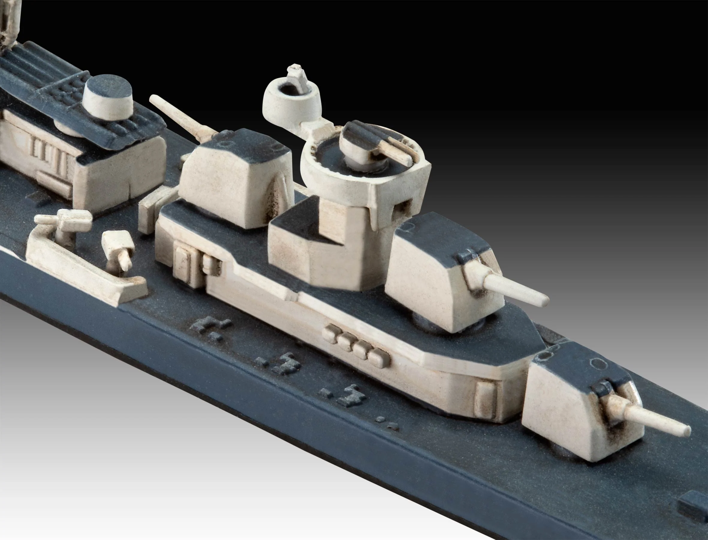 05644 Gift Set Pacific Warriors (USS Fletcher & Indianapolis) Model Kit - Image 7