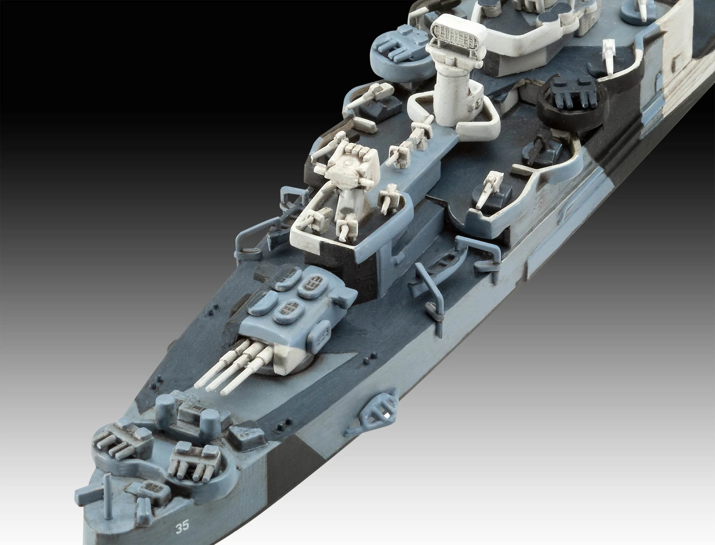 05644 Gift Set Pacific Warriors (USS Fletcher & Indianapolis) Model Kit - Image 8