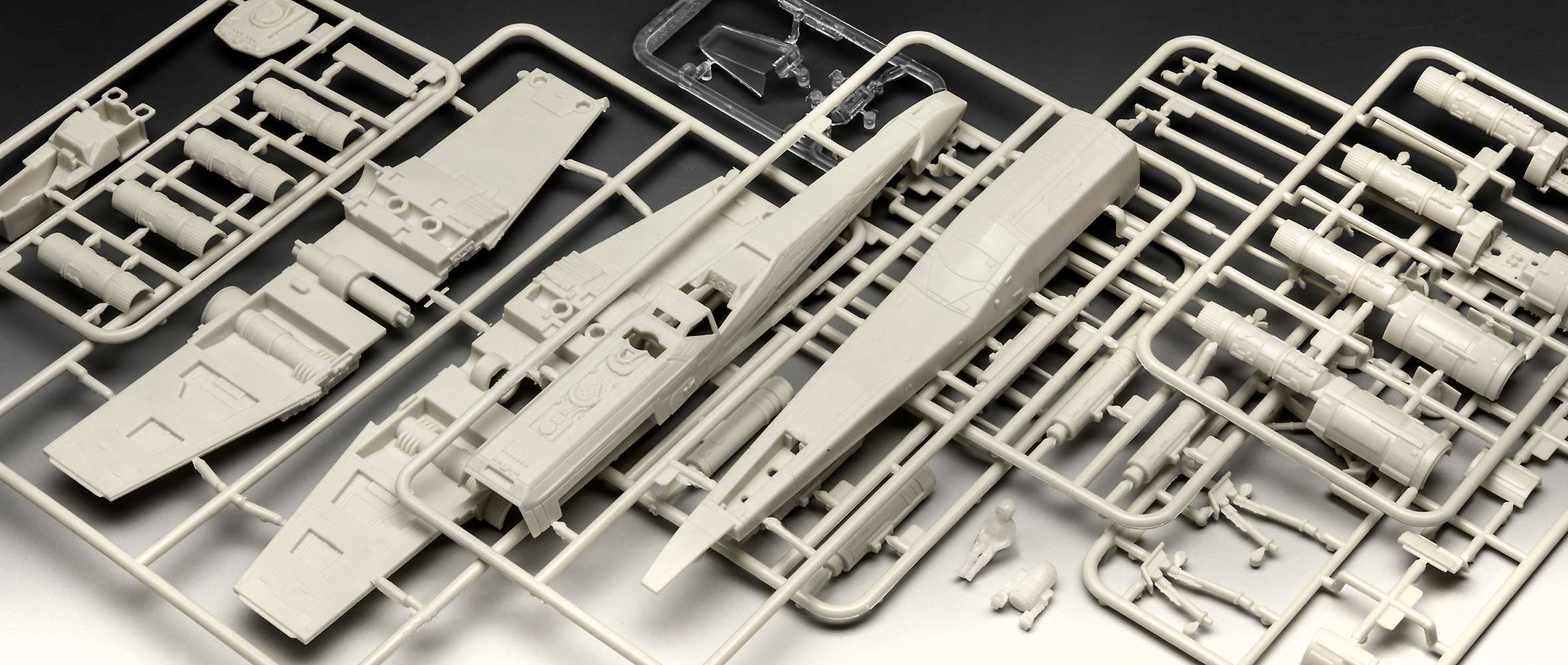 06790 Carson Teva's X-Wing Fighter: The Mandalorian Model Kit - Image 7