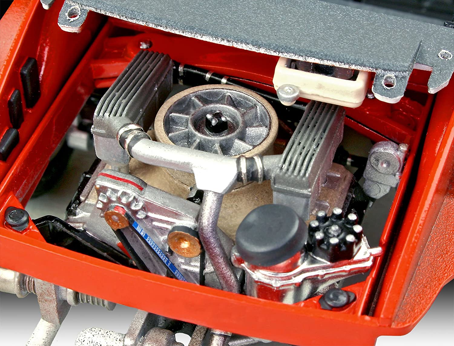 07031 Porsche 934 RSR Jagermeister (1:24 Scale) Model Kit - Image 4