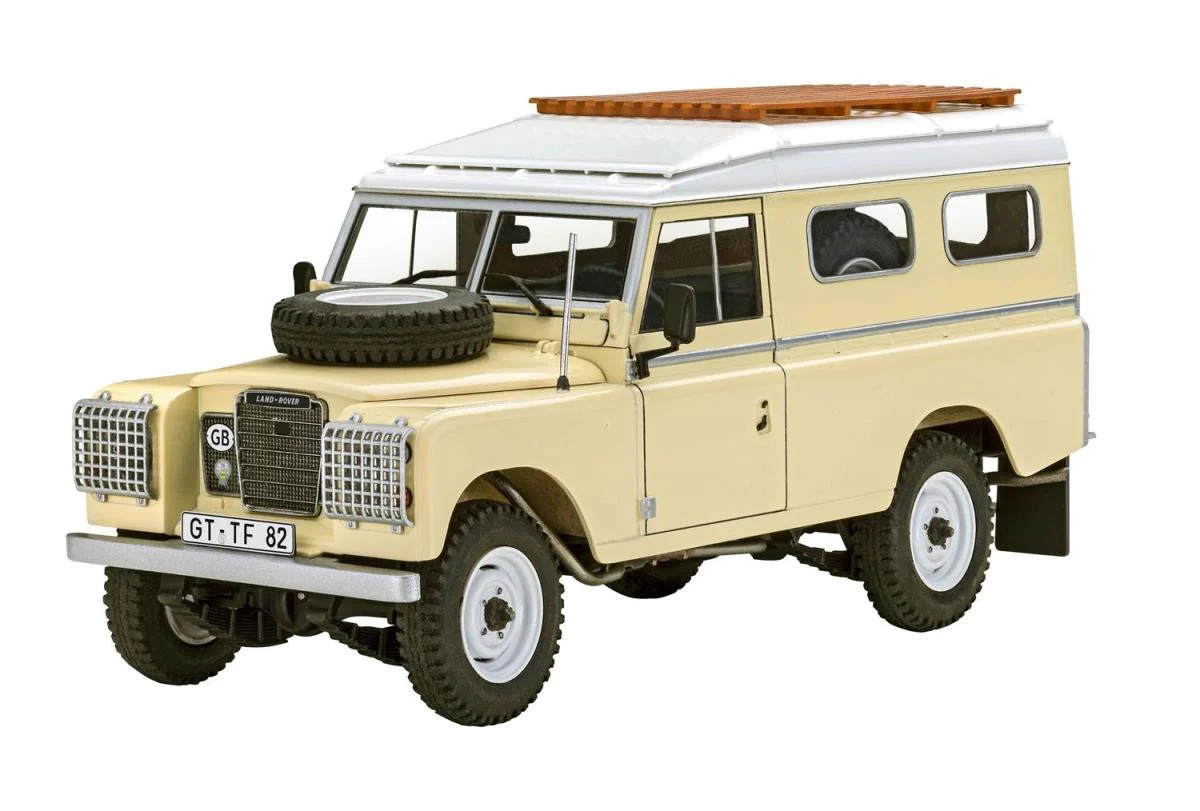 07056 Land Rover Series III LWB Commercial (1:24 Scale) Kit - Image 2