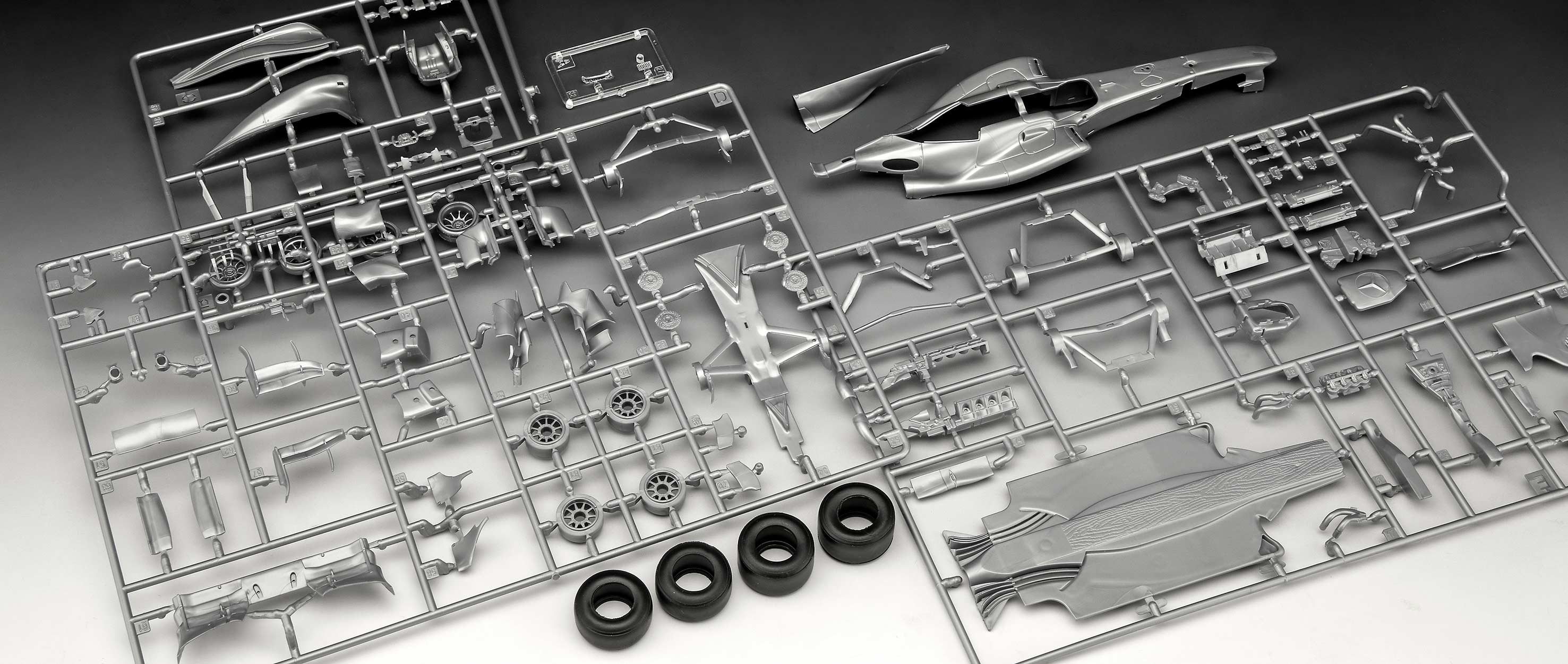 07096 Vodafone McLaren Mercedes MP4-25 "L. Hamilton" Model Kit - Image 9