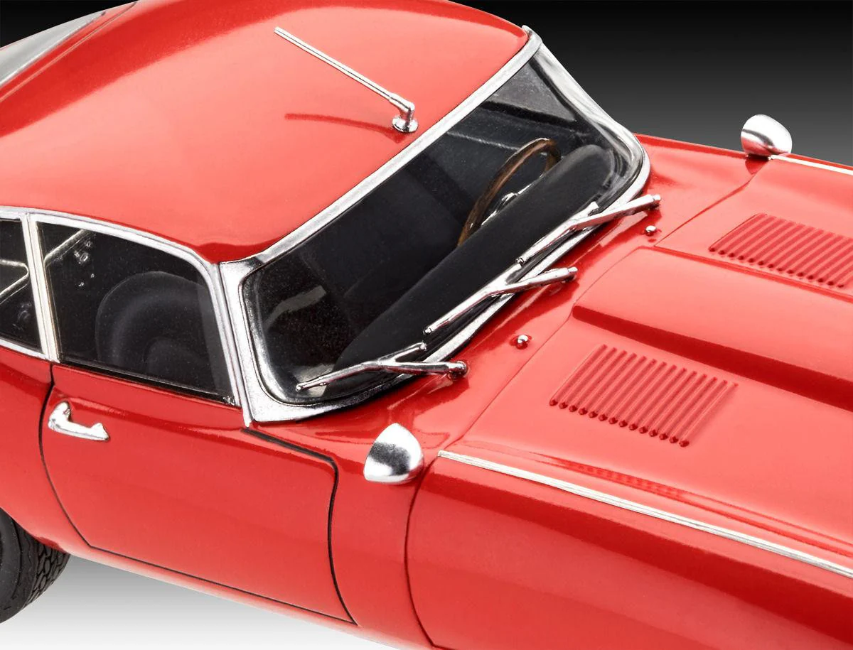07668 Jaguar E-Type Coupé (1:24 Scale) Model Kit - Image 3