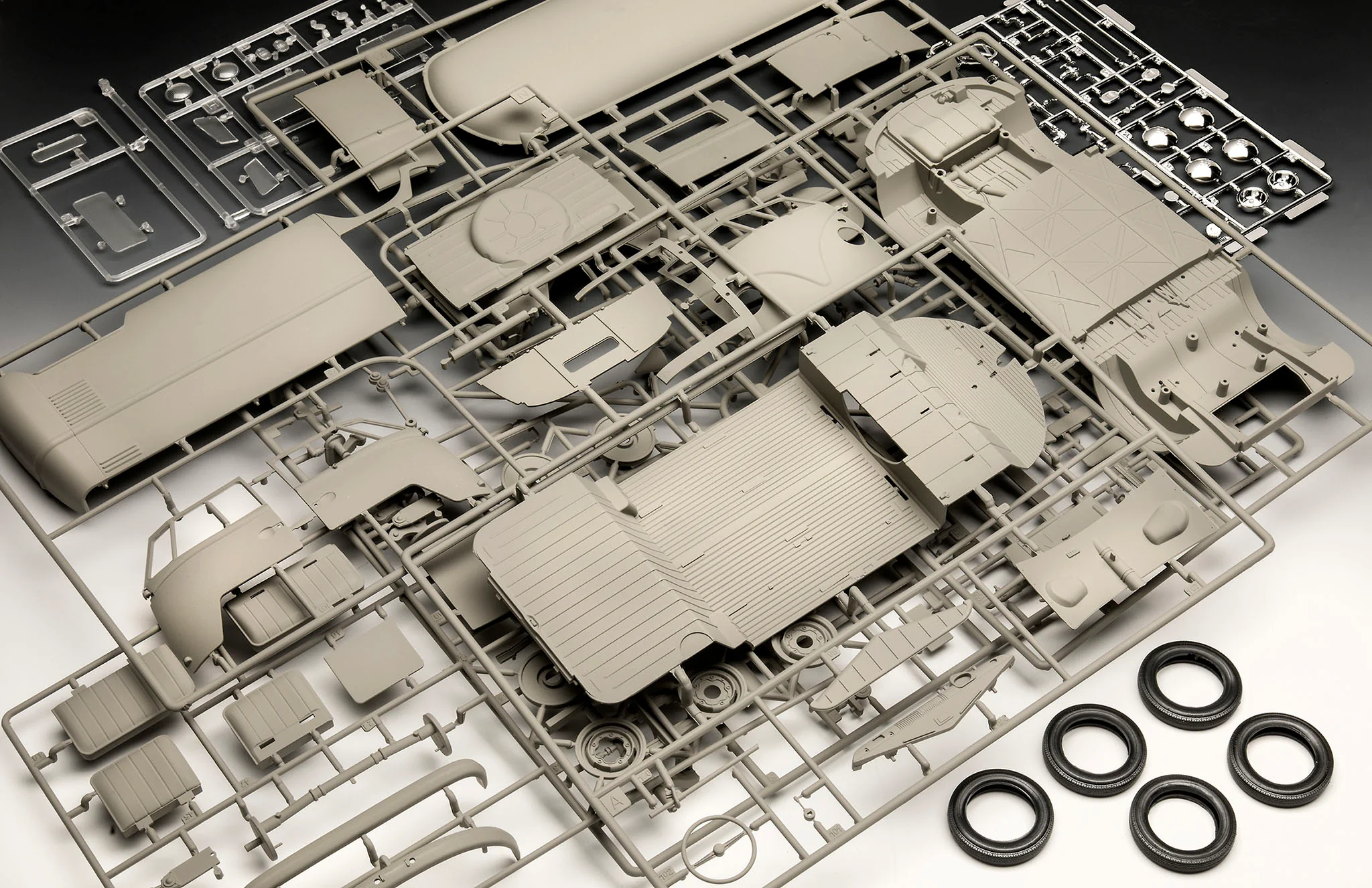 07742 VW T1 Panel Van - 75 Years of the VW T1 Model Kit - Image 4