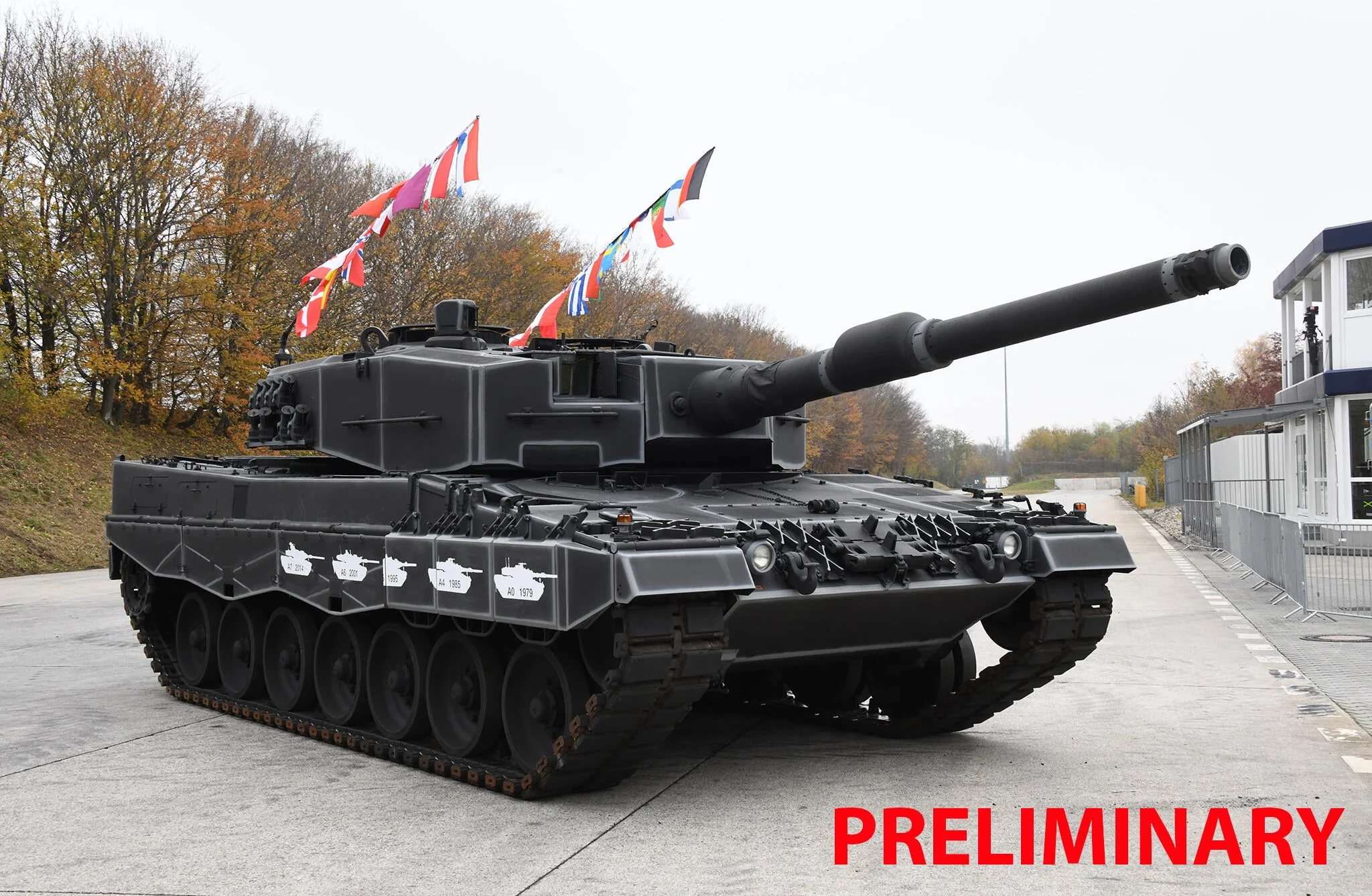 63368 Model Set German Leopard 2A4 40th Anniversary Model Kit