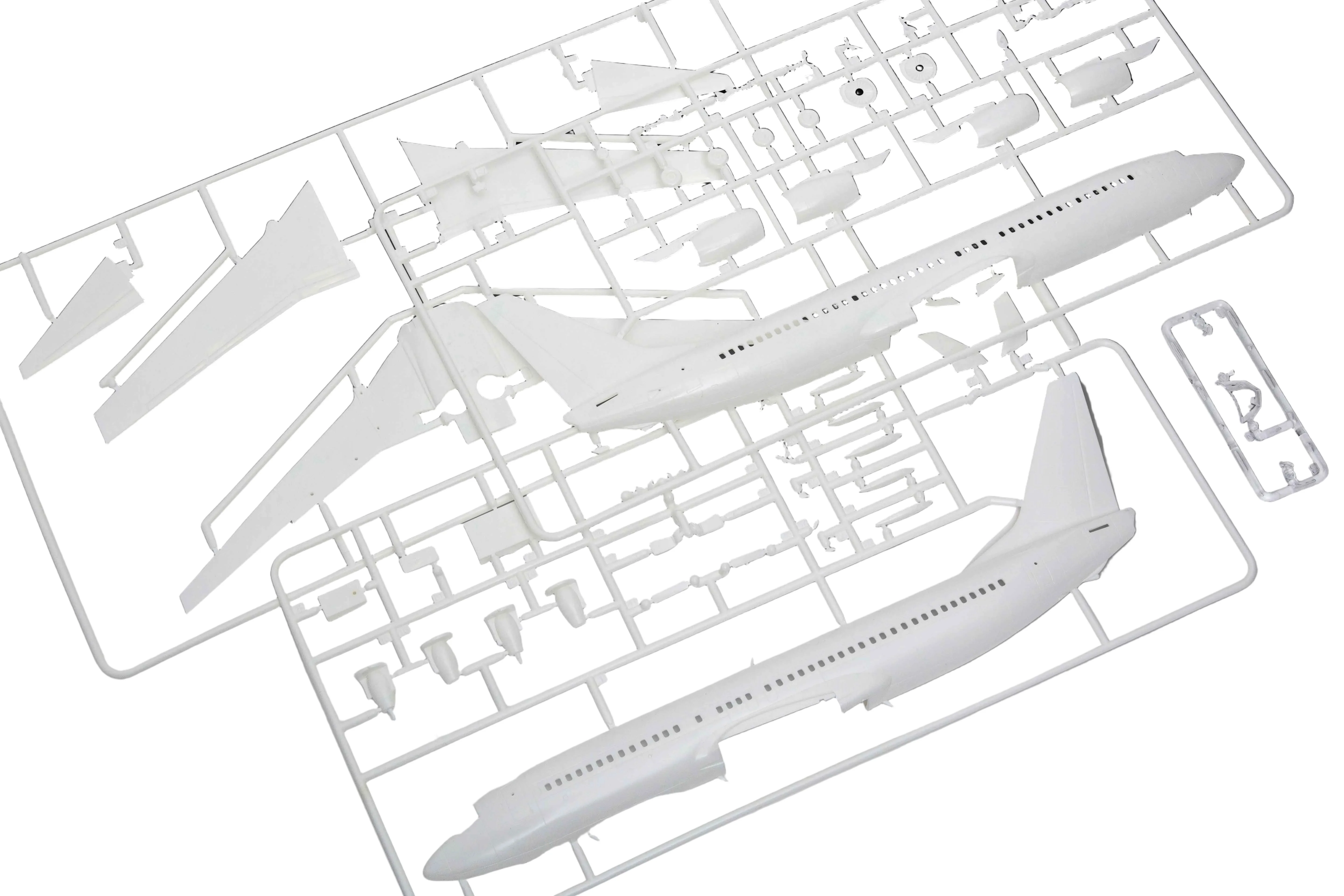 63772 Model Set Boeing 737-800 "Turkish Airlines" Model Kit - Image 6