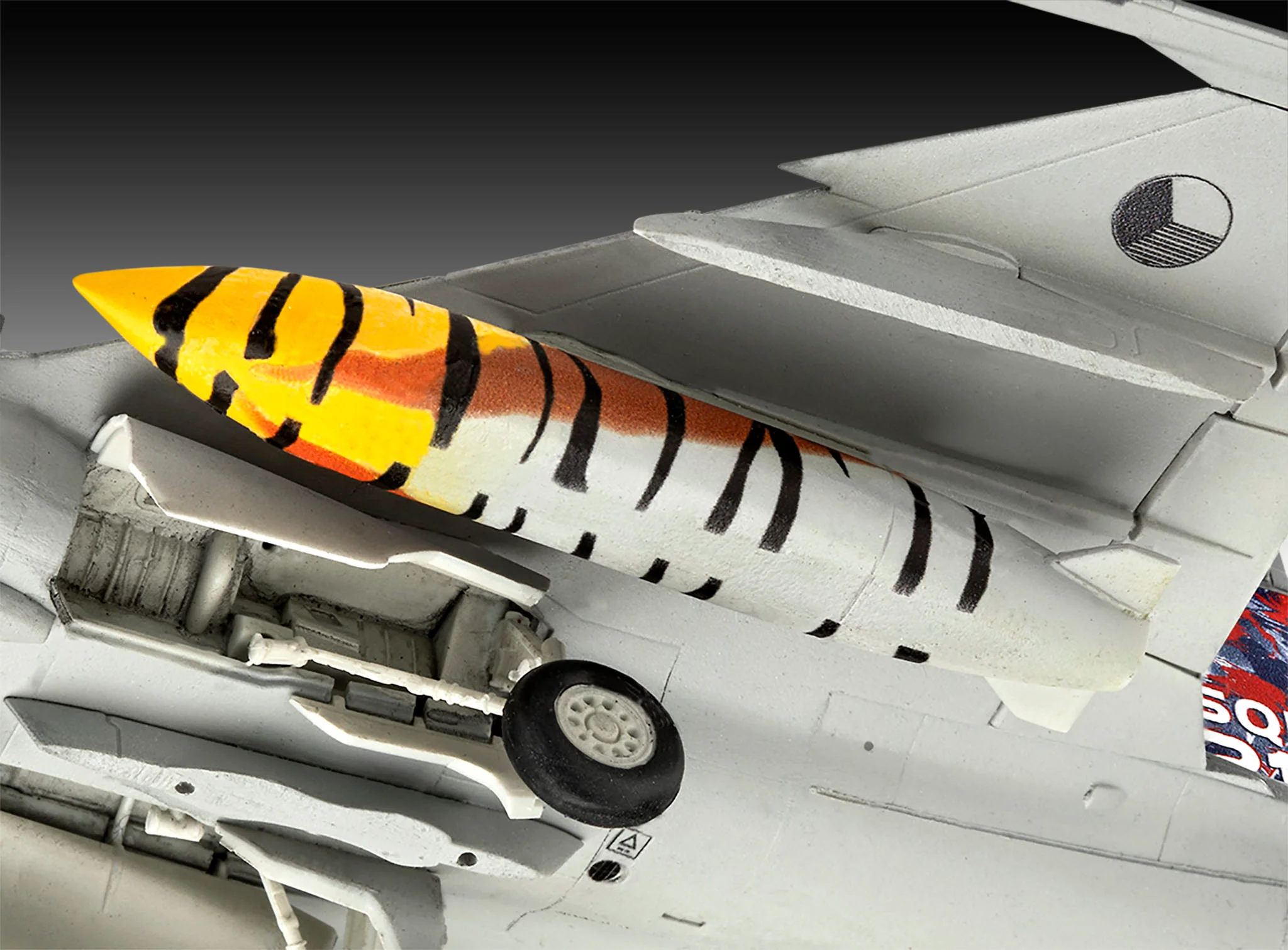 63776 Model Set Saab JAS-39C Gripen Model Kit - Image 4