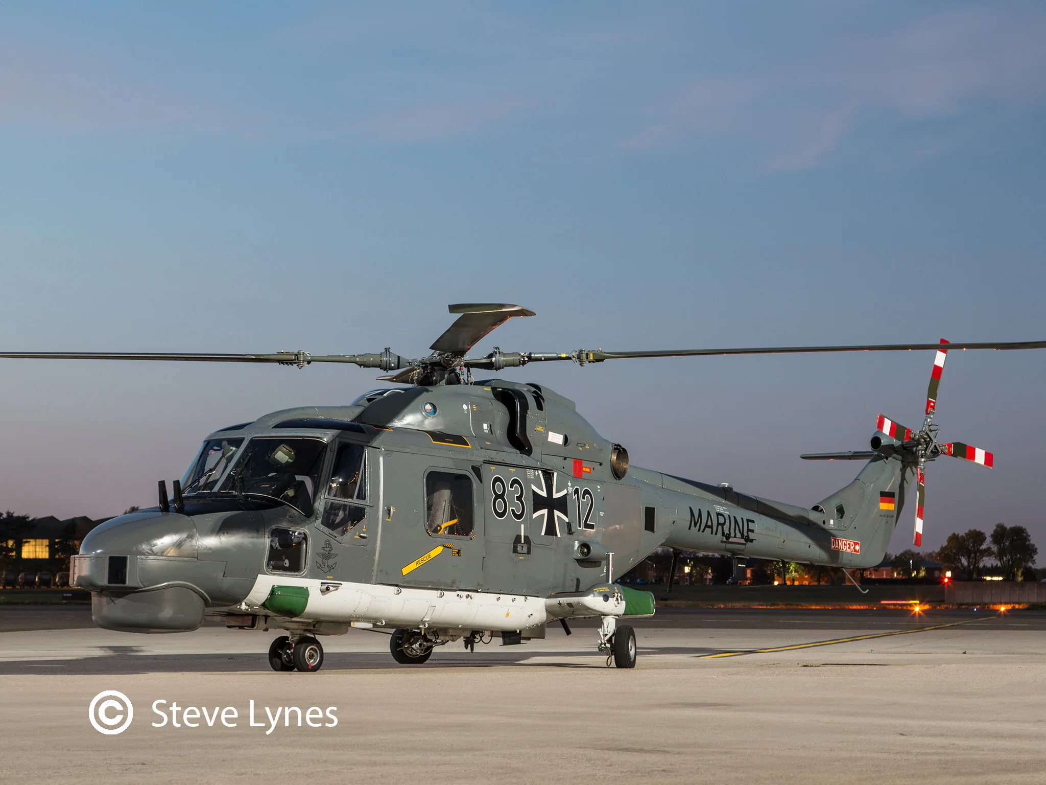 63805 Model Set Westland Lynx Model Kit - Image 9