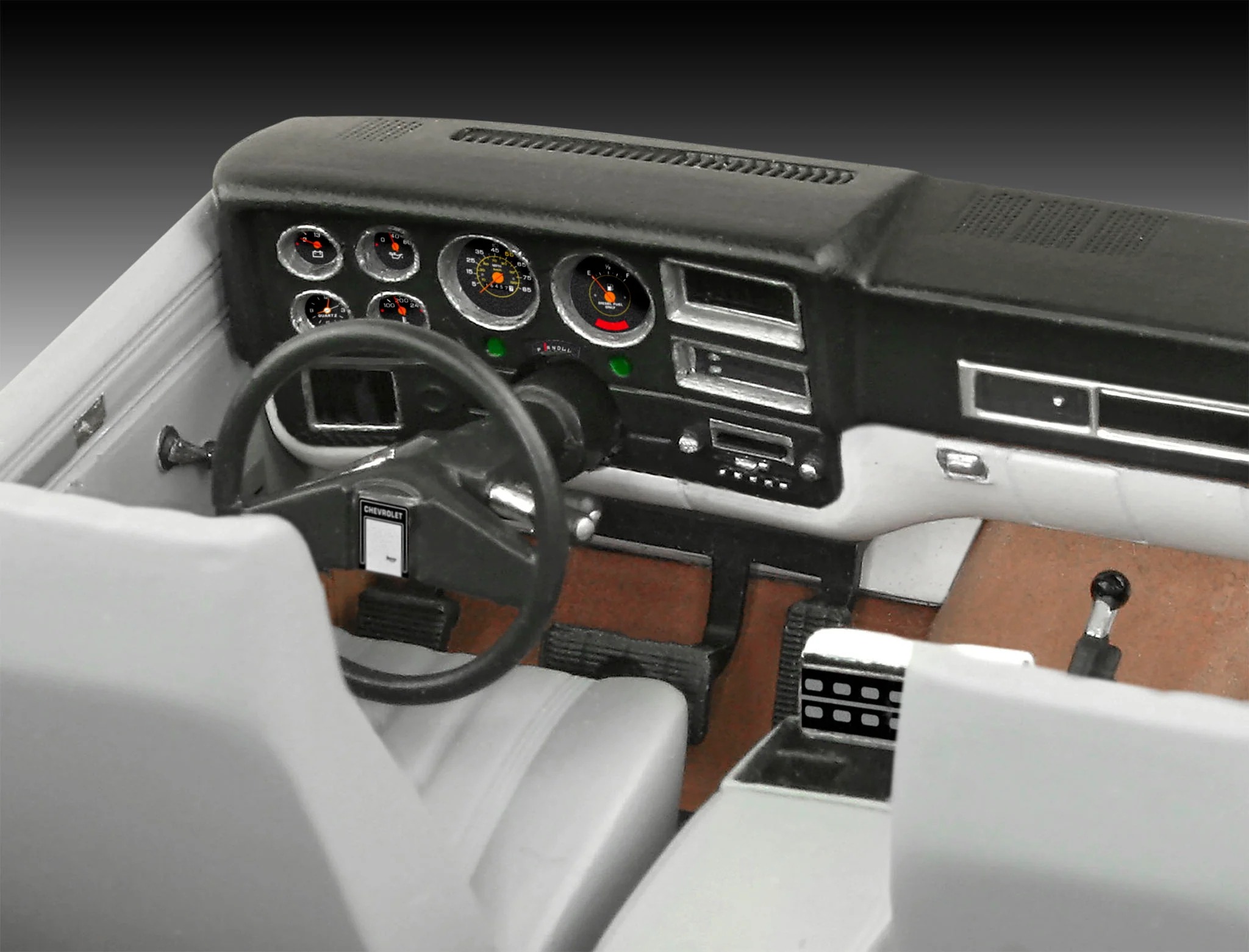 67724 Model Set 1985 Chevrolet K5 Blazer: Stranger Thing Model Kit - Image 6