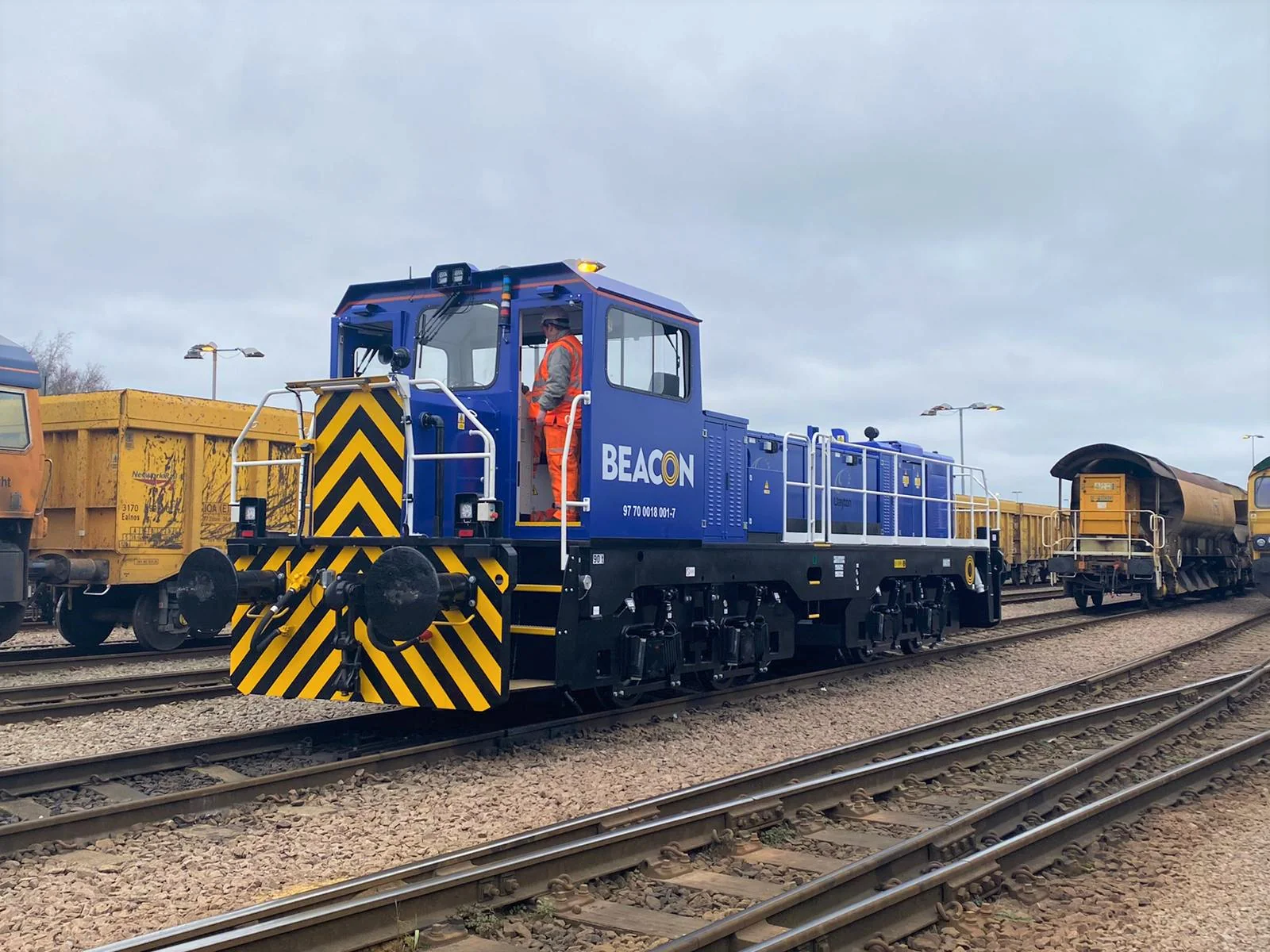 RT-CL18-BE-001-SF Clayton Class 18 (18001-5) / CBD90 Beacon Rail Hybrid Battery Diesel Locomotive (DCC Sound) - Image 4