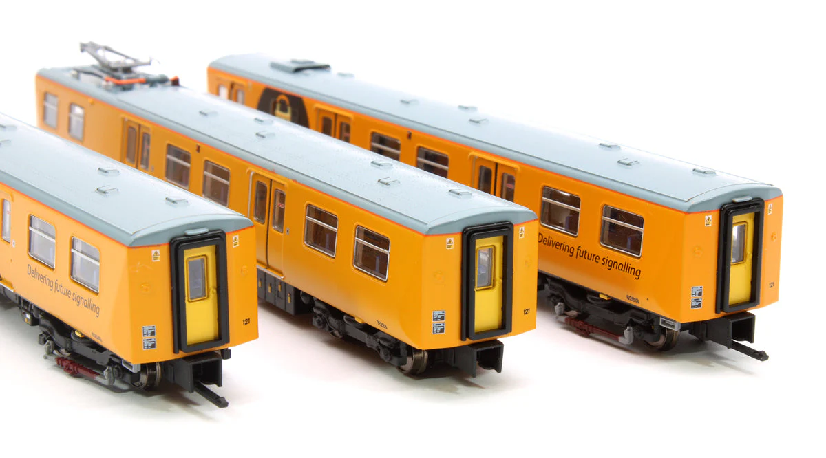 RT-N-313-351-DCC Class 313121 Network Rail Yellow 3 Car Set (DCC Sound) - Image 3