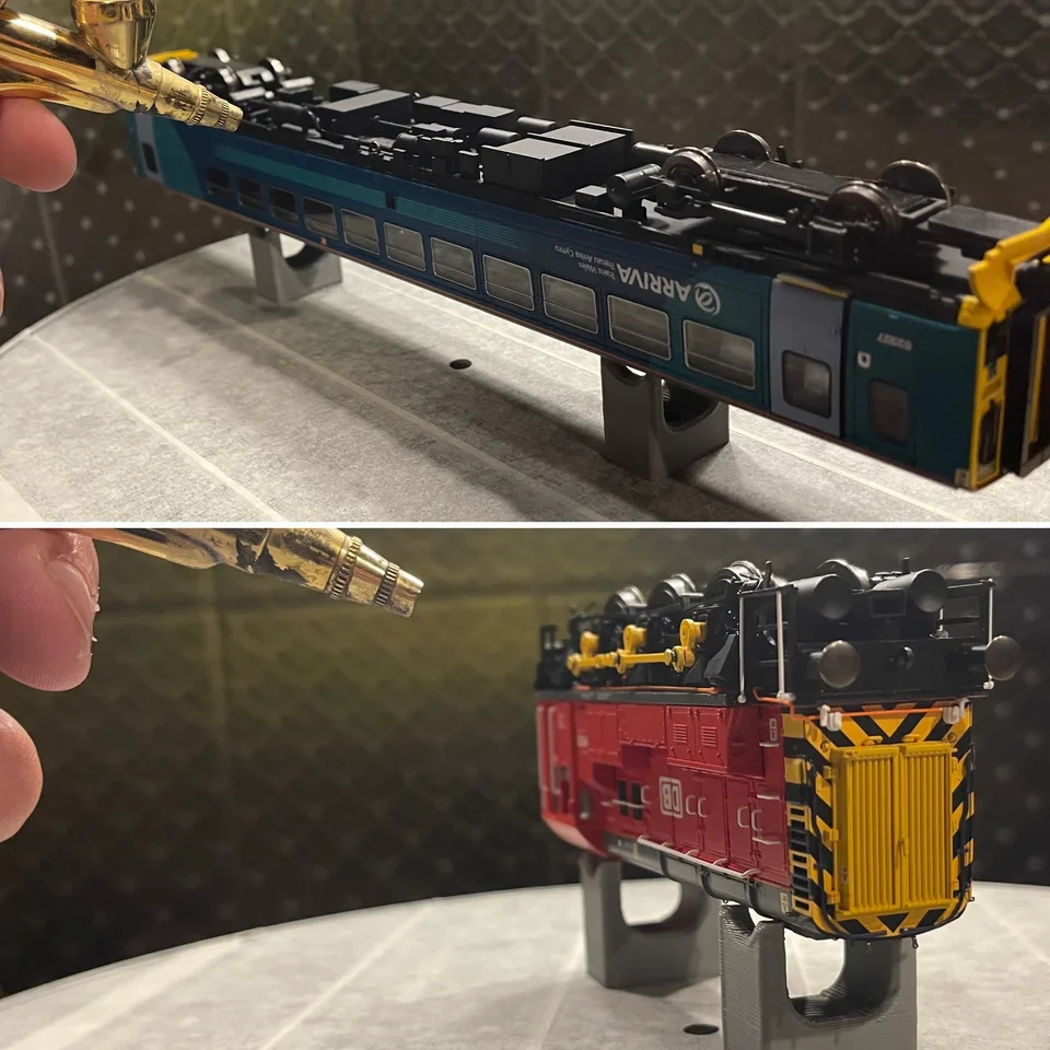 RRM004 OO Gauge Weathering Stands (Pack of 4) - Image 4