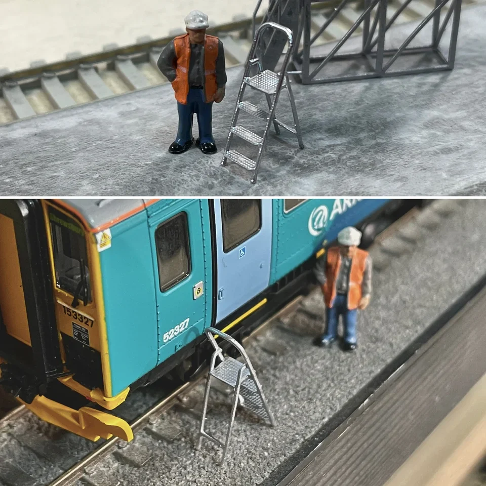 RRM023 OO Gauge Stepladders (Pack of 4) - Unpainted - Image 3