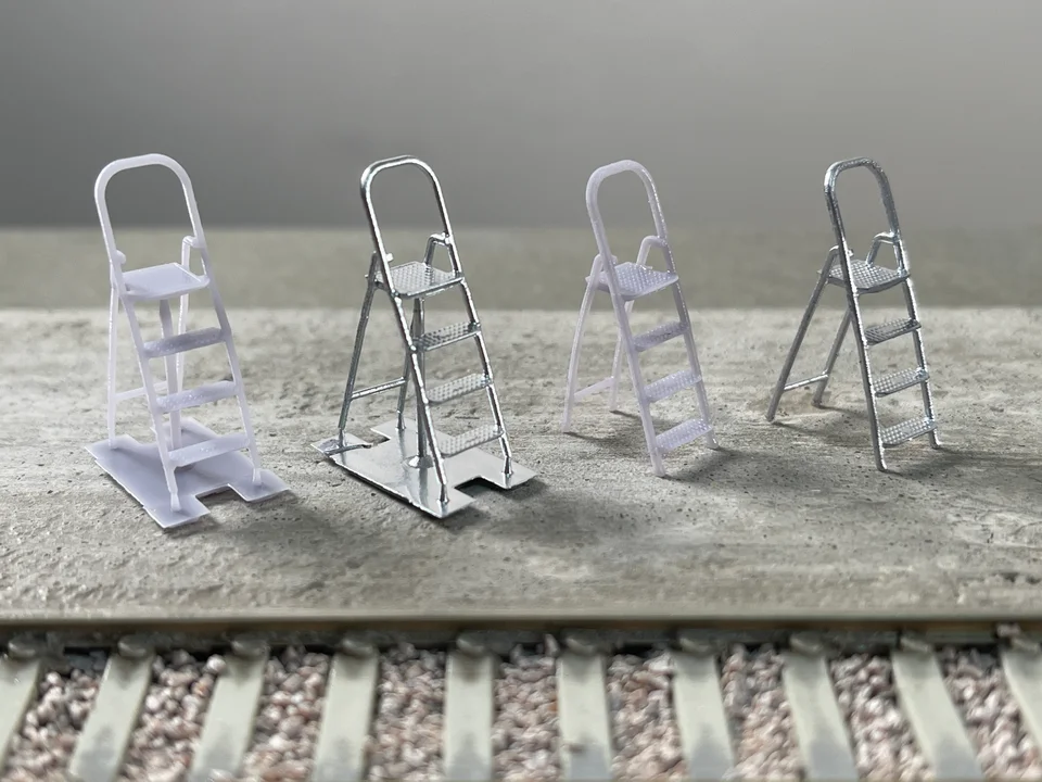 RRM023 OO Gauge Stepladders (Pack of 4) - Unpainted - Image 4