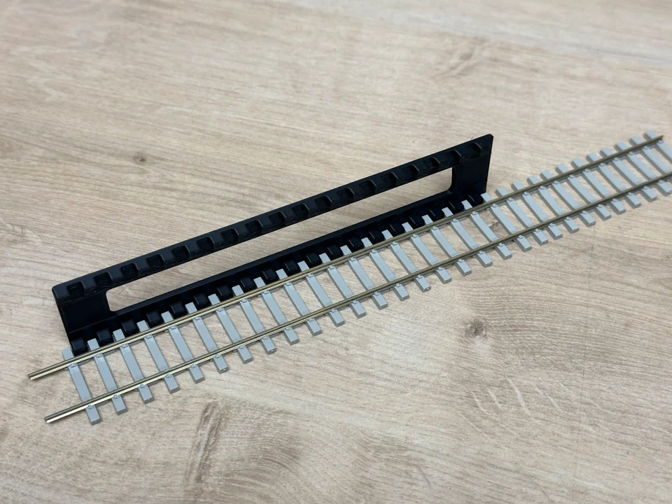 RRM028 OO Gauge Sleeper Spacer (Single Pack) - Image 3