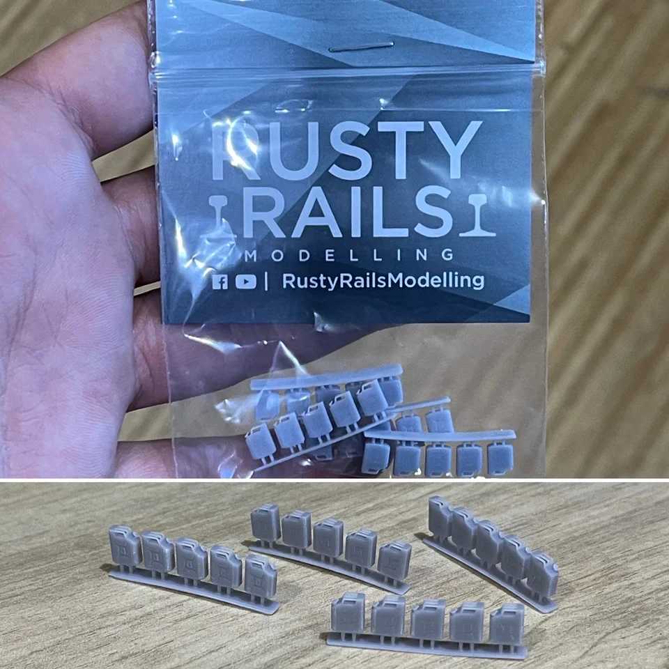 RRM069 OO Gauge Jerry Cans (Pack of 20) - Unpainted - Image 3