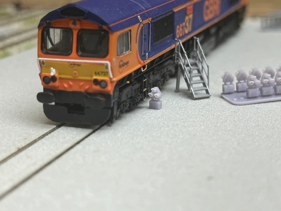 RRM077 N Gauge Ground Signals (Pack of 20) - Unpainted Model Kit - Image 2