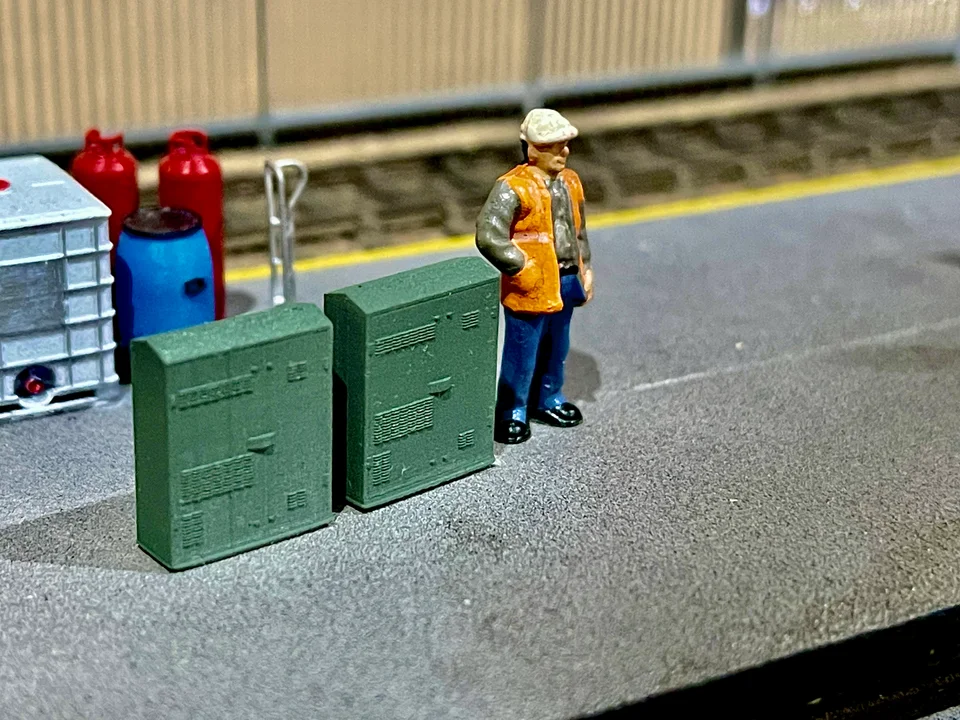 RRM114 OO Gauge Broadband Cabinets (Pack of 5) - Unpainted Model Kit - Image 2