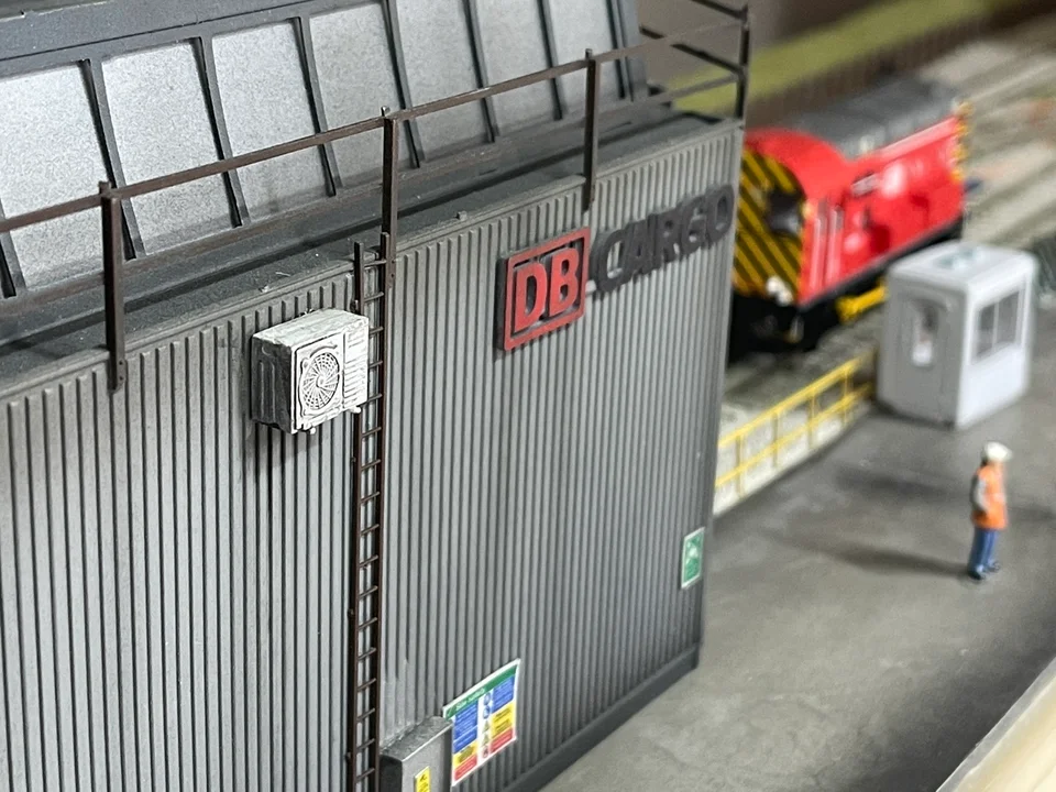 RRM120 OO Gauge Air Conditioning Unit (Pack of 5) - Unpainted Model Kit - Image 3