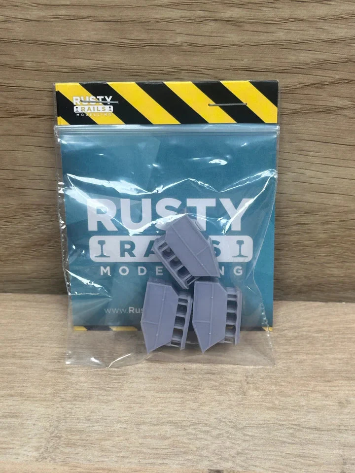RRM146 N Gauge Enclosed Skips (Pack of 3) - Unpainted Model Kit - Image 3