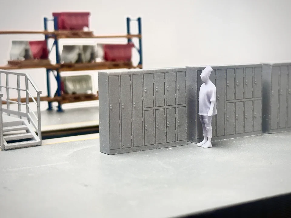 RRM151 OO Gauge Lockers (Pack of 3) - Unpainted Model Kit - Image 2