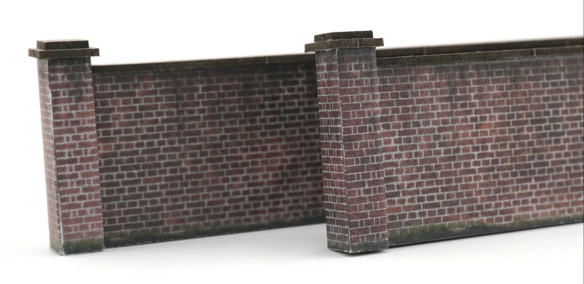 KX002 OO 6ft Industrial Brick Wall And Gates Model Kit - Image 7