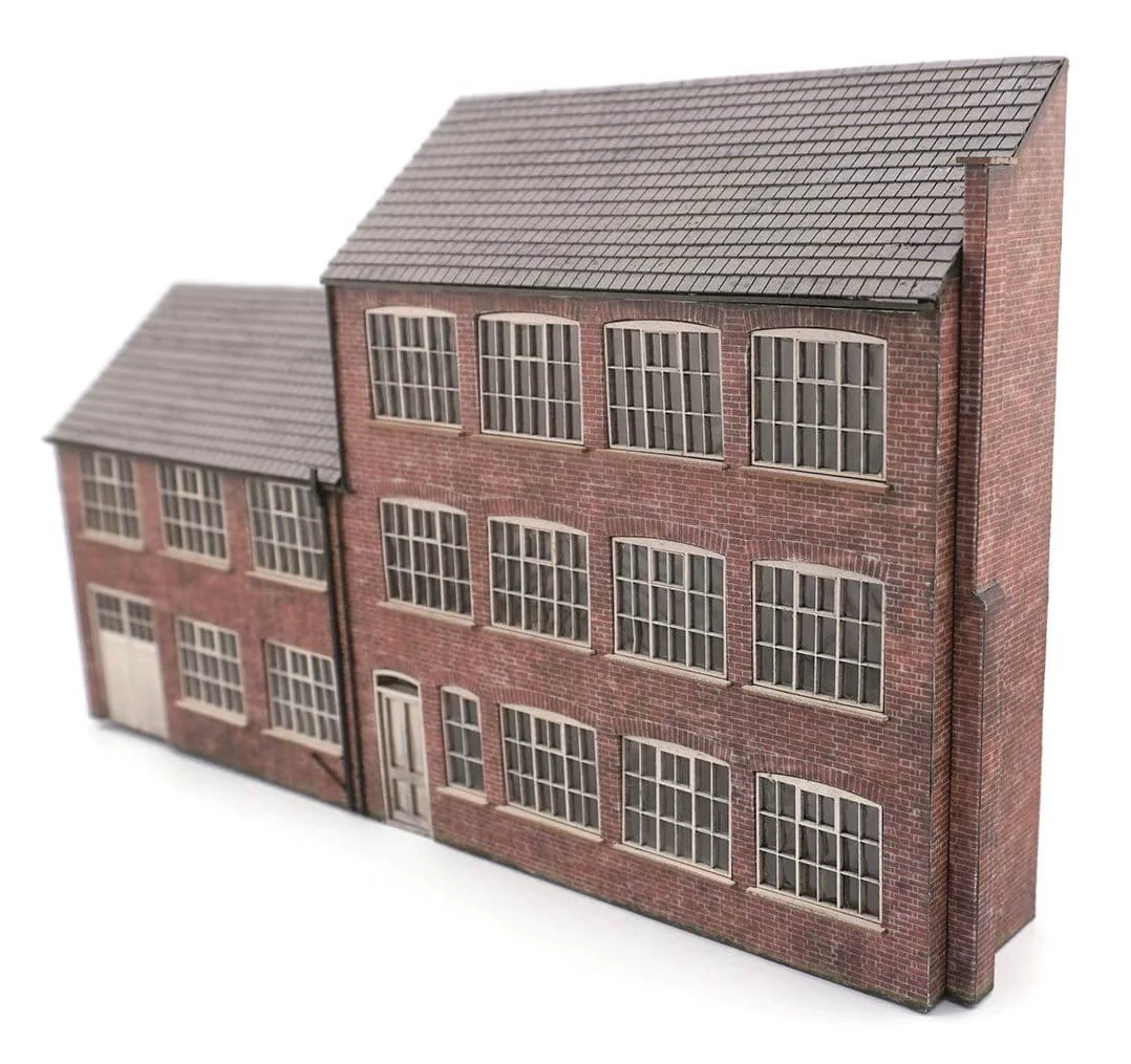 KX049 OO G.T.C. Engineering Works Model Kit - Image 2