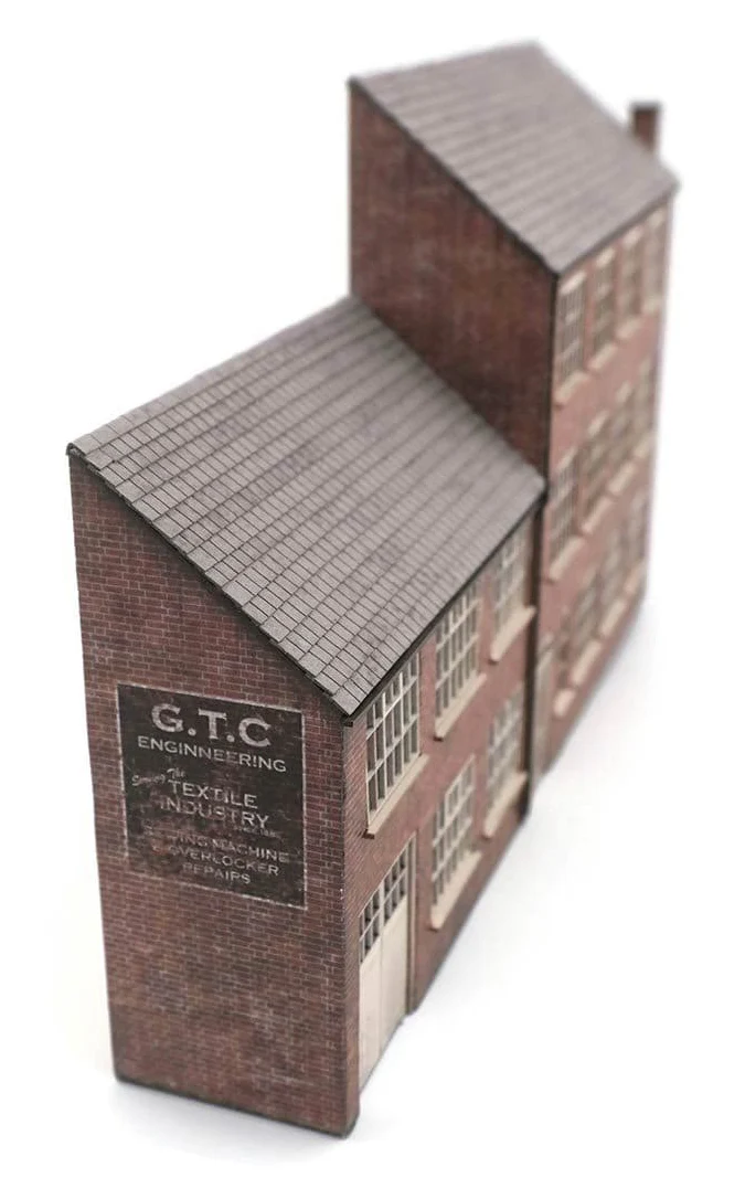 KX049 OO G.T.C. Engineering Works Model Kit - Image 4