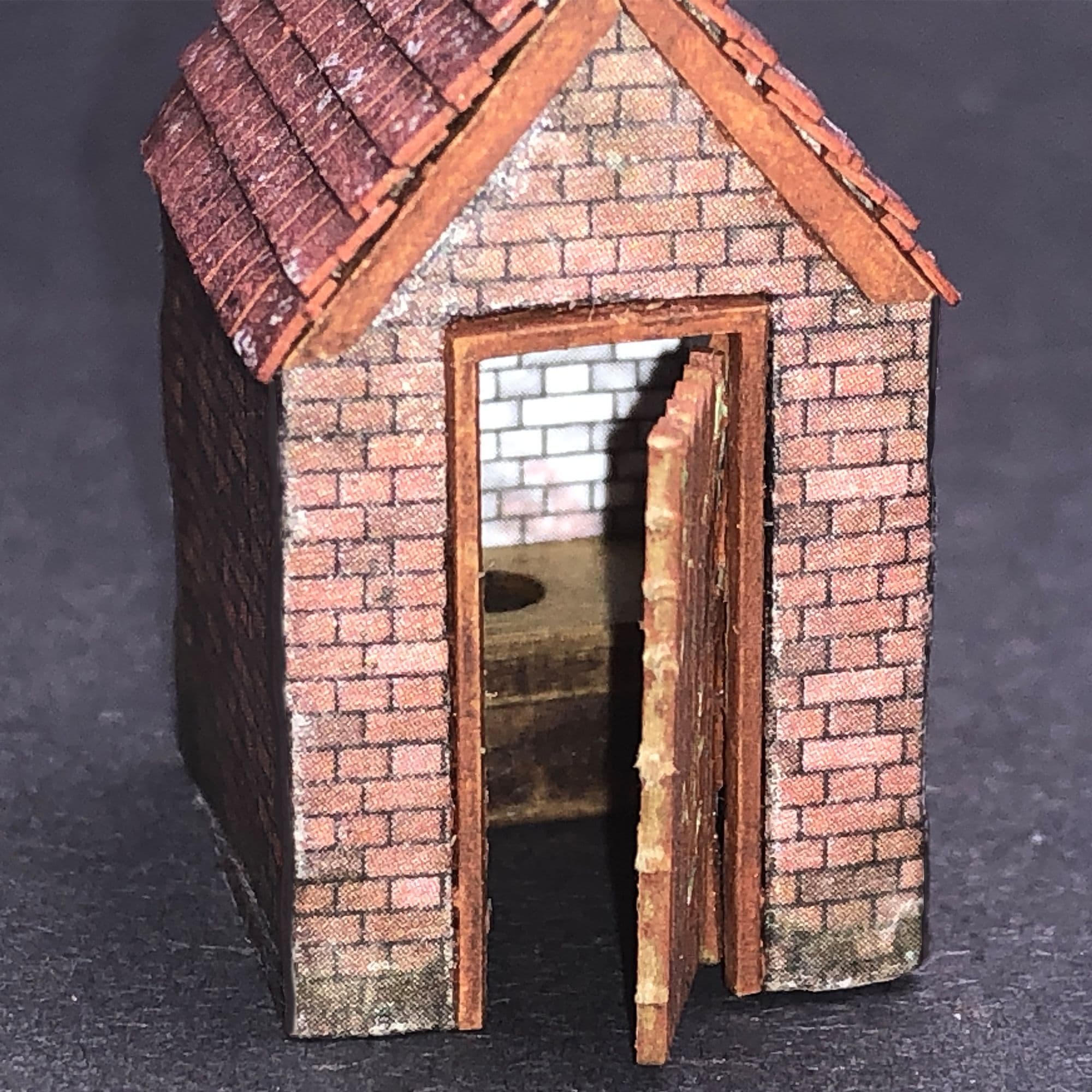 KX096 OO/HO Privy/Outhouse Model Kit (Pack of 2) - Image 3