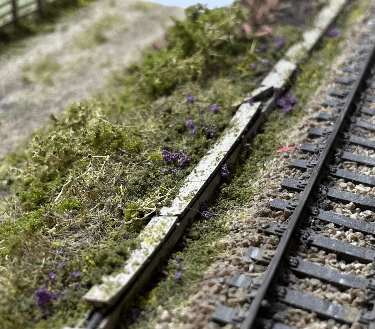 LX035 Laser Cut Concrete Lineside Trunking Model Kit - Image 3
