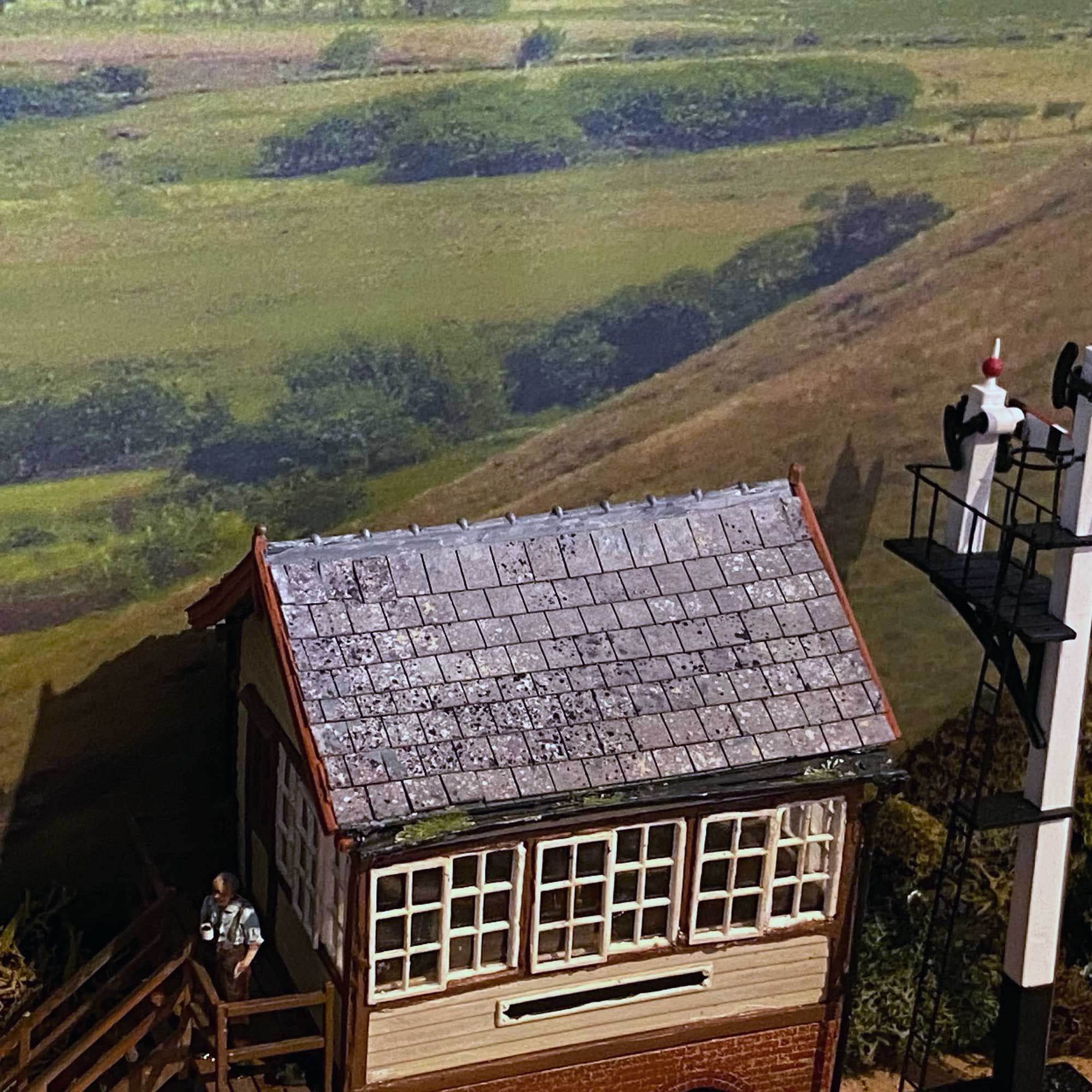 LX410 OO/HO Pre-Weathered Laser Cut Roof Slates Model Kit - Image 4