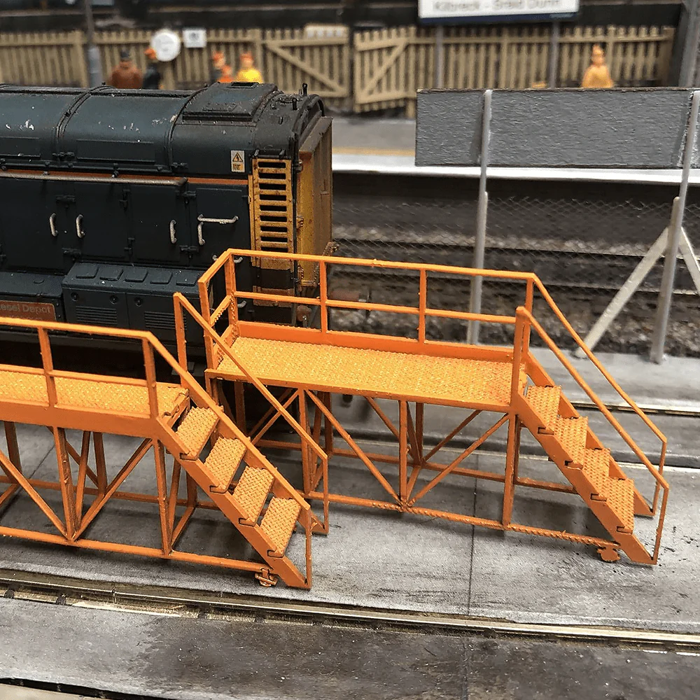 LX446 Portable Locomotive Access Platforms Model Kit