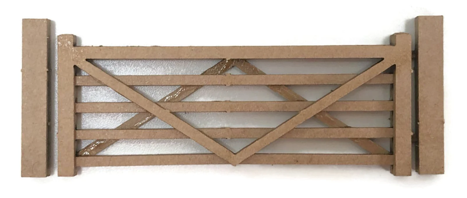 LX459 OO/HO Five Bar Gates (Natural Wood) Model Kit